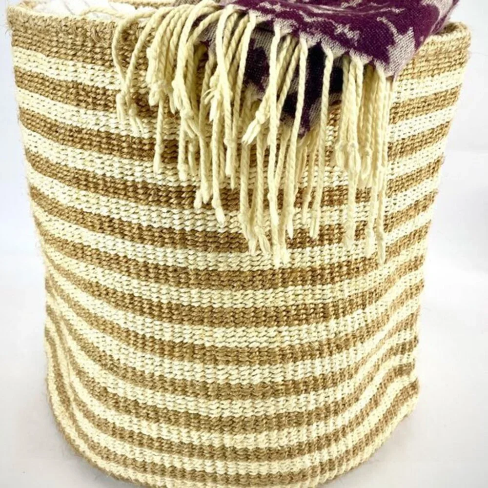 NWOT Natural Sisal Basket/Storage/Planter